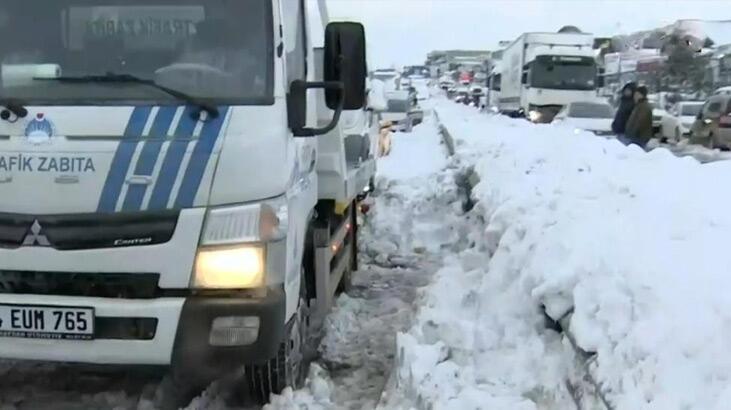 İstanbul'da kar çilesi! Diyaliz hastası kilometrelerce battaniyeyle taşındı