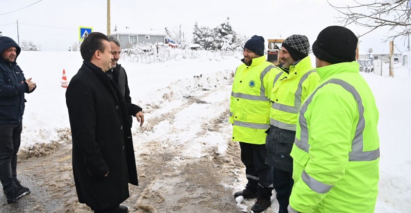Tuzla'da Başkan Yazıcı Karla Mücadele ekiplerini ziyaret etti